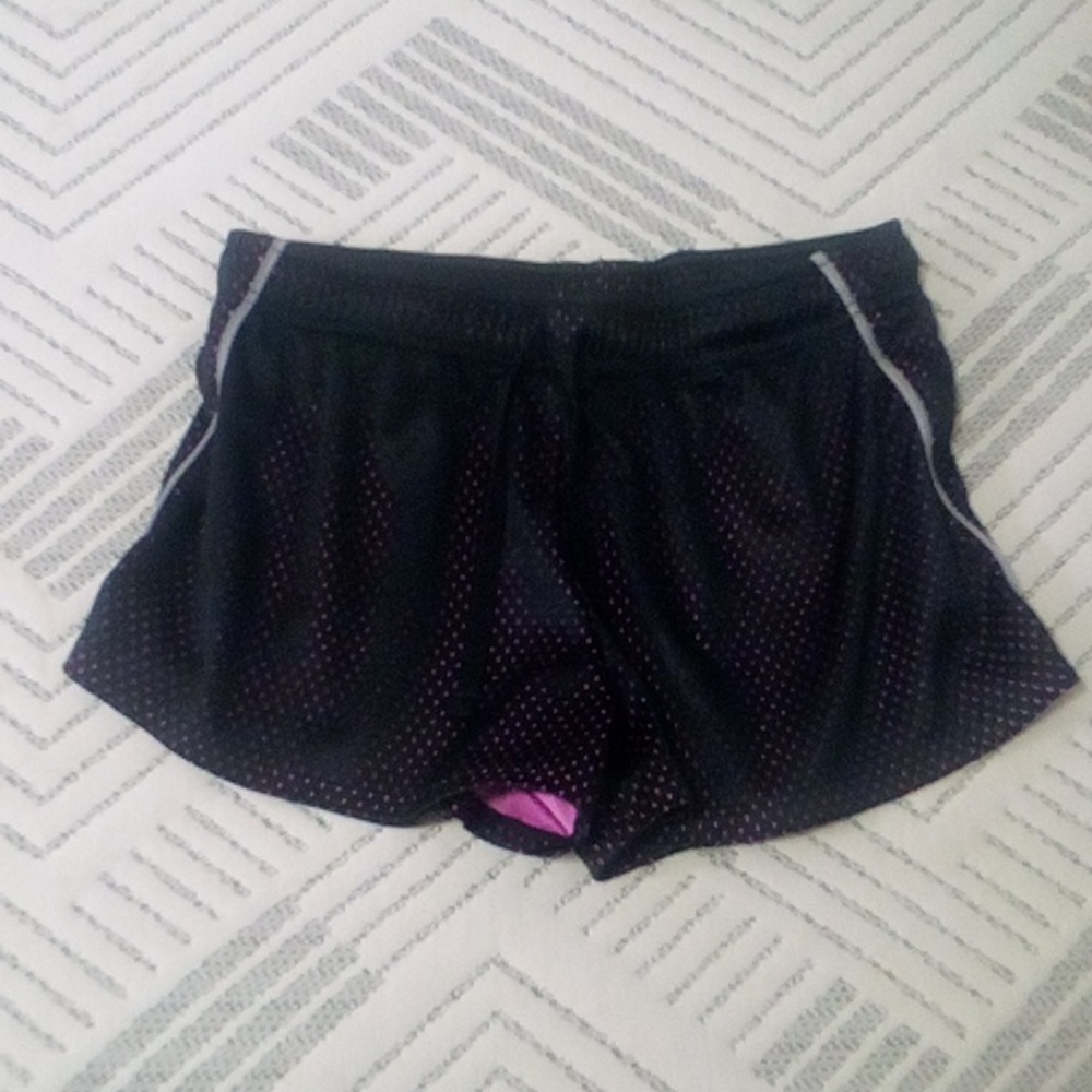 Under armour shorts size small